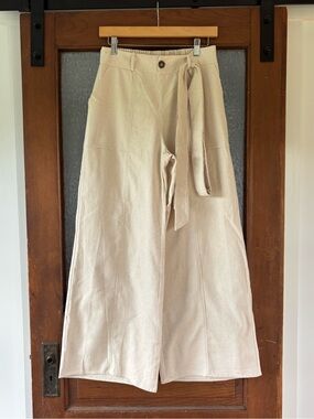 High-Waist Cream Wide-Leg Belted Women’s pants NWOT